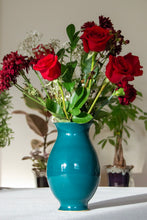 Load image into Gallery viewer, Medium Emerald Vase