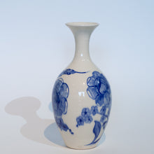 Load image into Gallery viewer, Residency Pottery #32: Don't Forget Me Vase